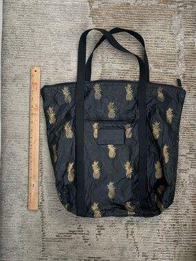 ALOHA Collection Zipper Tote Black Gold Pineapple Royale